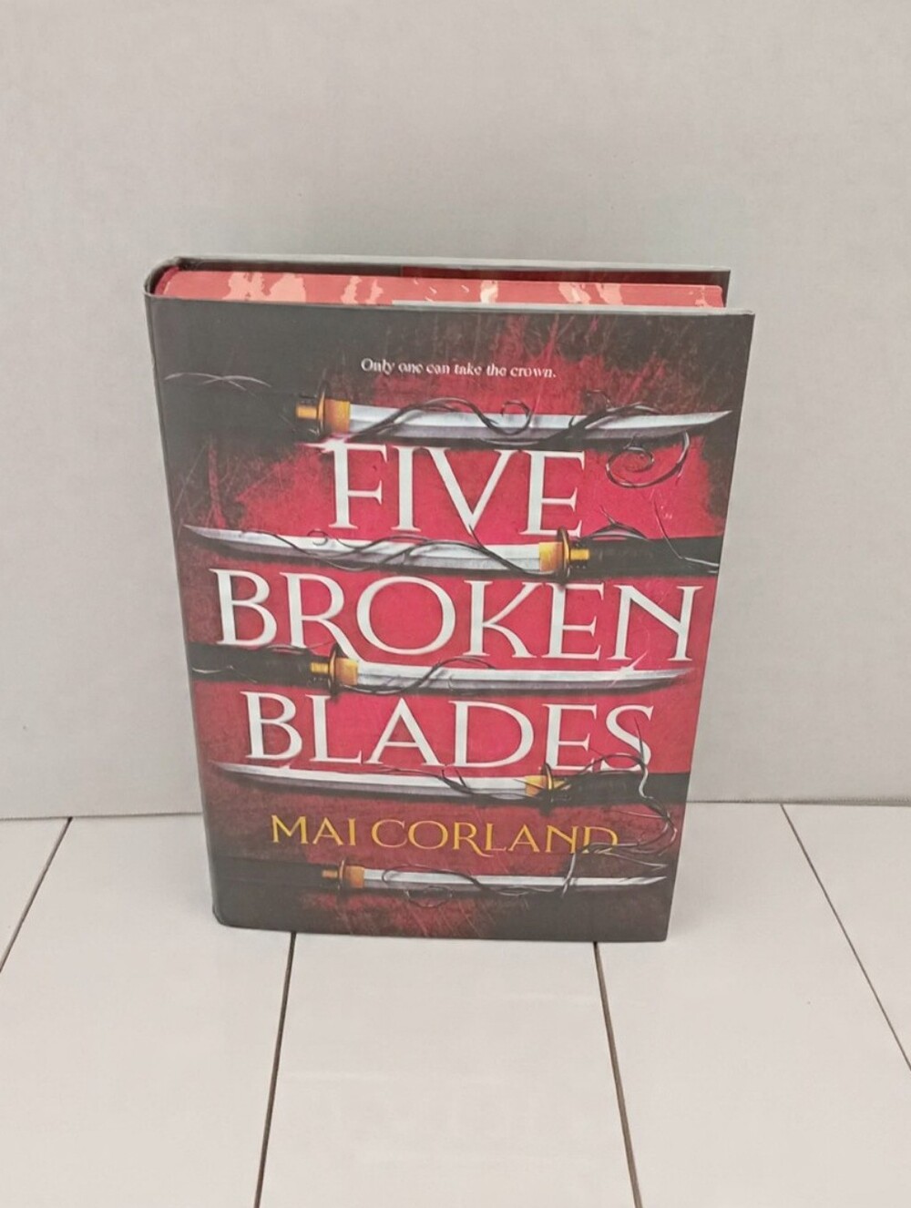 Five Broken Blades Mai Corland Deluxe Limited First Edition Hardcover